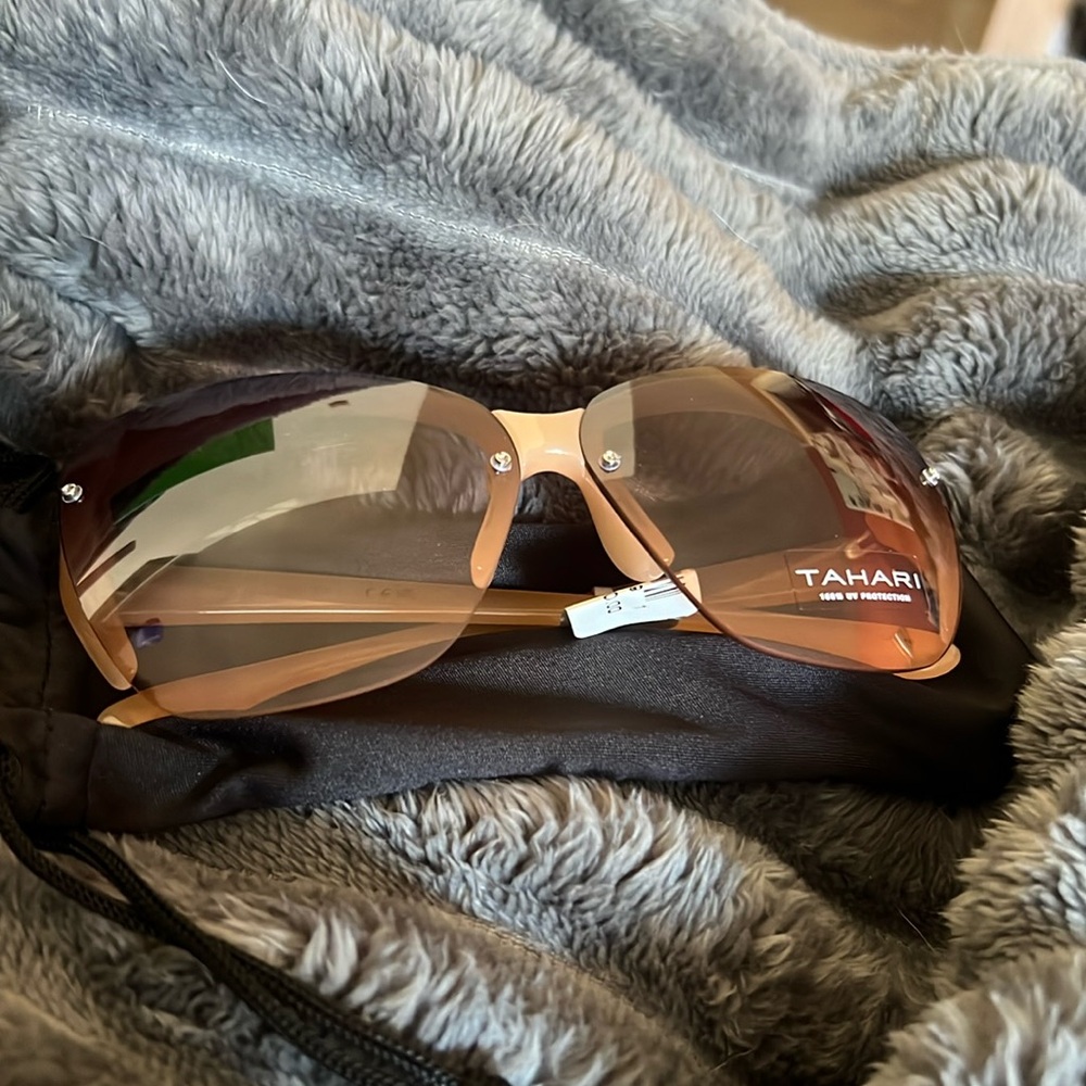 Tahari sunglasses